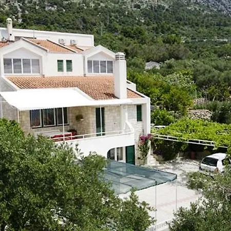 Διαμέρισμα Bella *